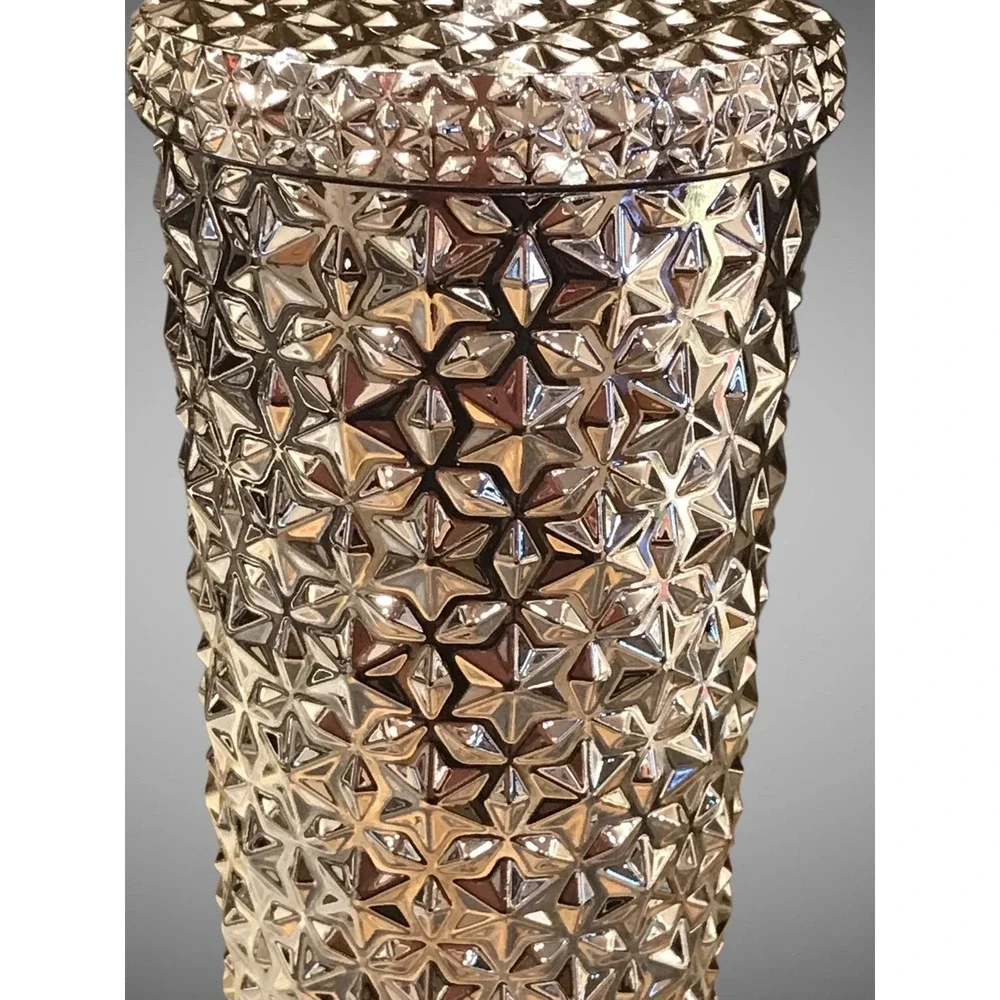 NWT Silver Studded 26 oz Plastic Double Wall Insulated Textured Tumbler W/ Straw